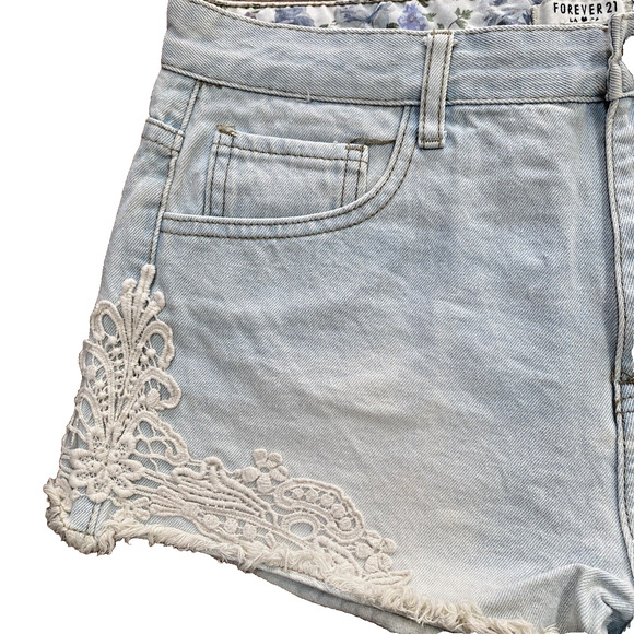 Forever 21 Size 29 High Rise Light Wash Cut Off Denim Jean Shorts Lace Details - Picture 2 of 8